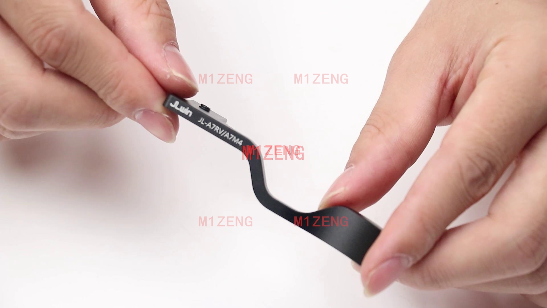 ที่จับนิ้วโป้งโลหะแบบ Hot Shoe - Hot Shoe Adapter บทวิจารณ์และราคา